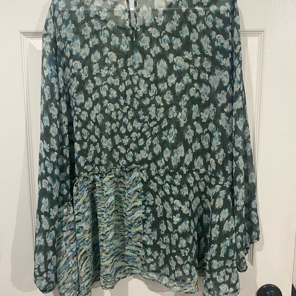 LOGO by Lori Goldstein Rayon Top with Multi Color 1X Plus Size Women’s Tunic